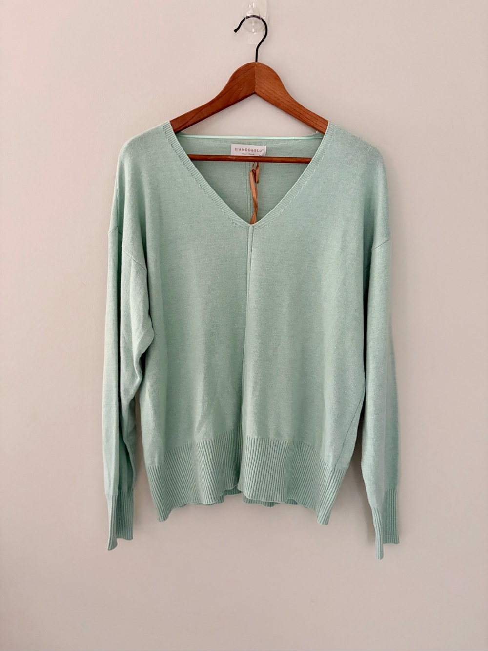 Bianco & Blu V-Neck Women's Sweater Cashmere Silk Wool blend - NWT - Women’s XL